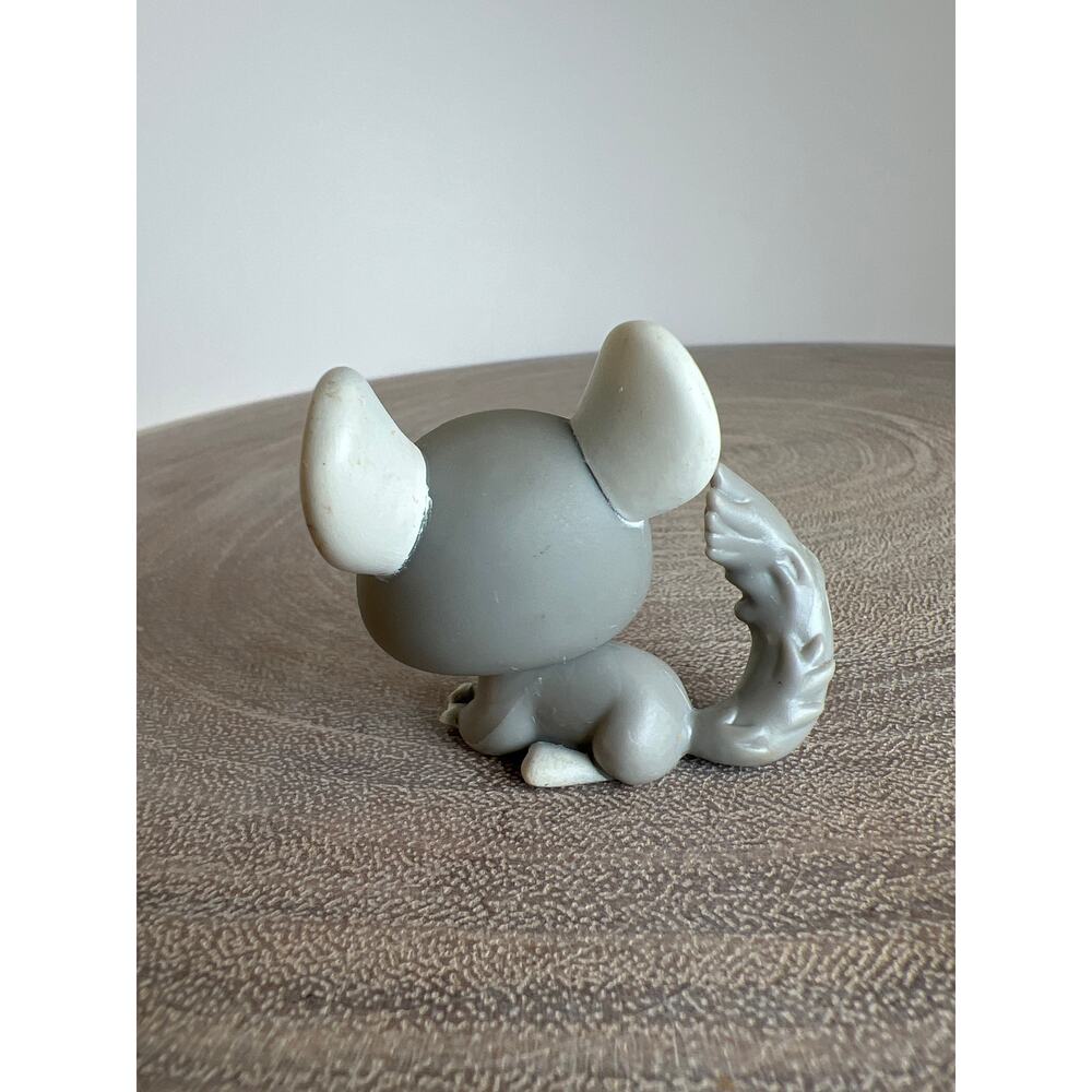 Littlest Pet Shop LPS #495 Chinchilla Grey w/ Pink Flower Purple Eyes 2007 - Picture 3 of 6
